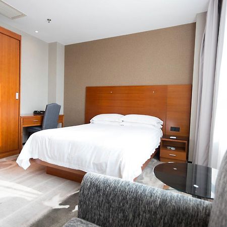 Radiance Hotel Shanghai Buitenkant foto