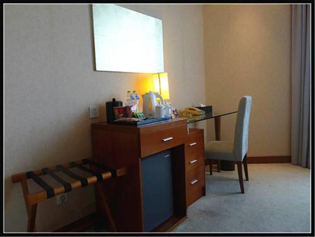 Radiance Hotel Shanghai Buitenkant foto