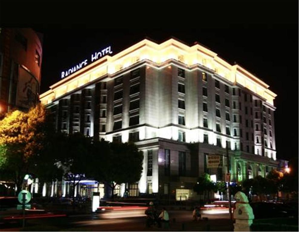 Radiance Hotel Shanghai Buitenkant foto