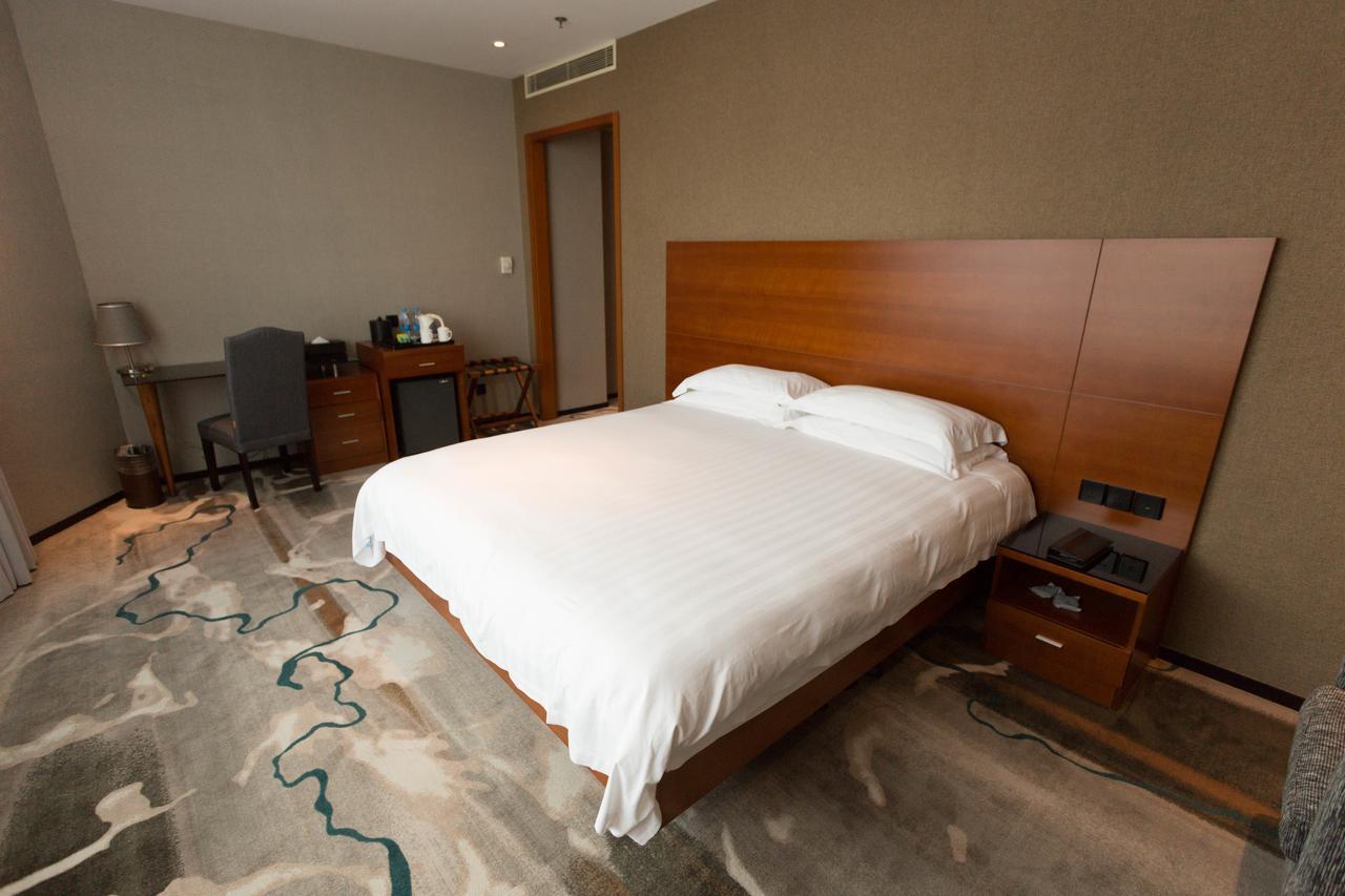 Radiance Hotel Shanghai Buitenkant foto