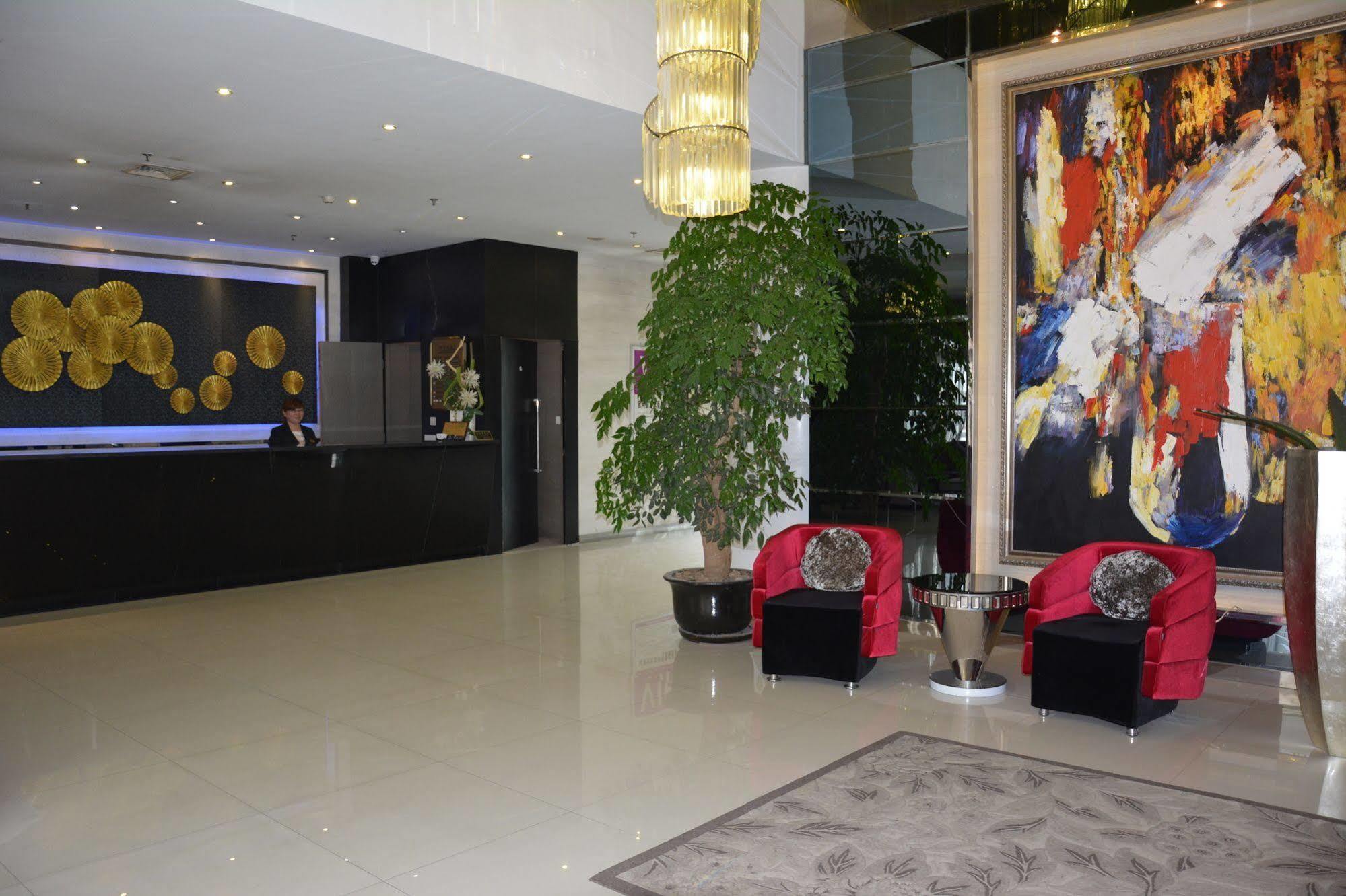 Radiance Hotel Shanghai Buitenkant foto