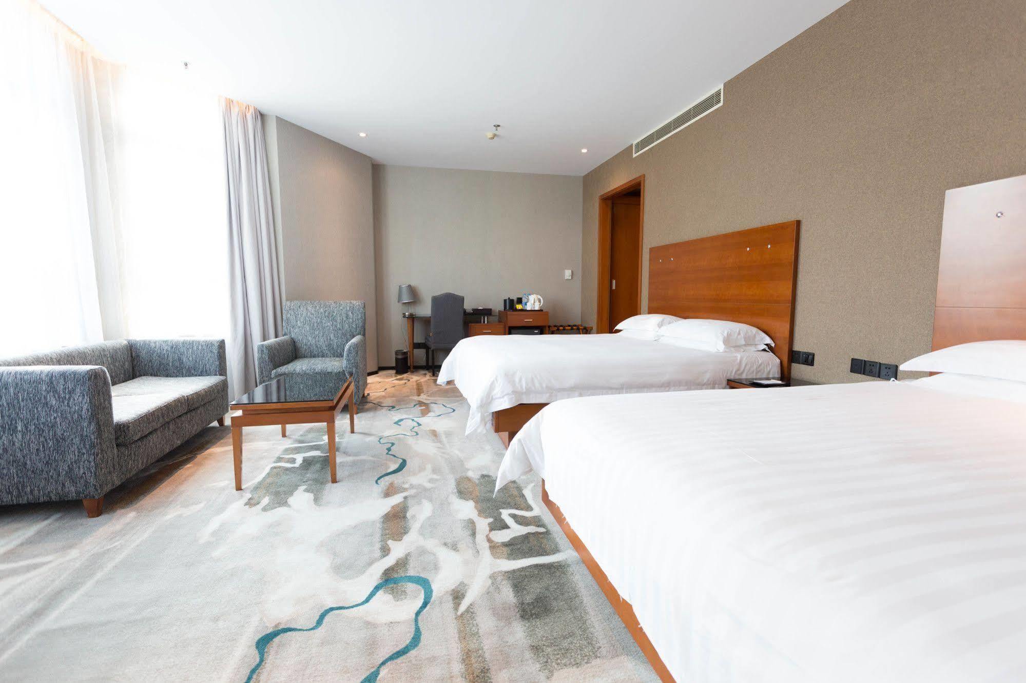 Radiance Hotel Shanghai Buitenkant foto