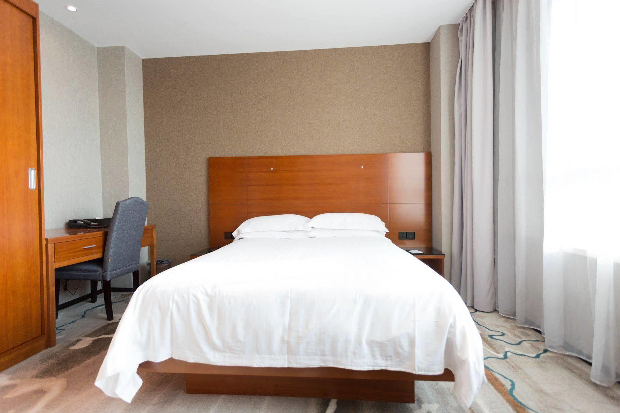Radiance Hotel Shanghai Buitenkant foto