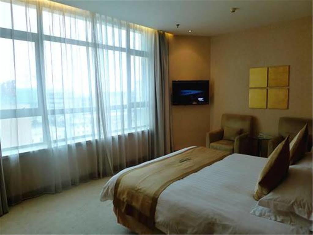 Radiance Hotel Shanghai Buitenkant foto